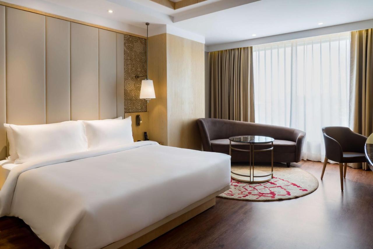 Radisson Bhopal Hotell Exteriör bild