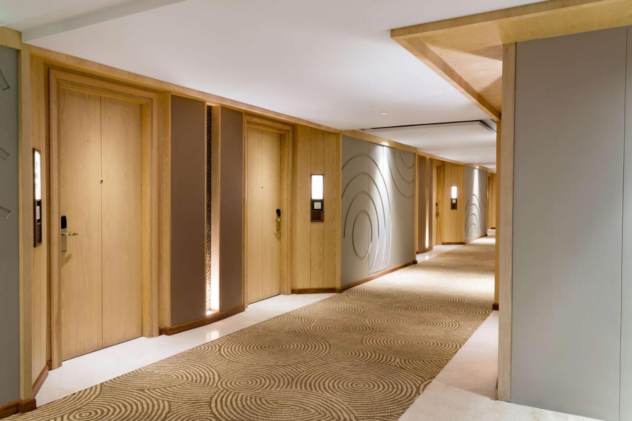 Radisson Bhopal Hotell Exteriör bild