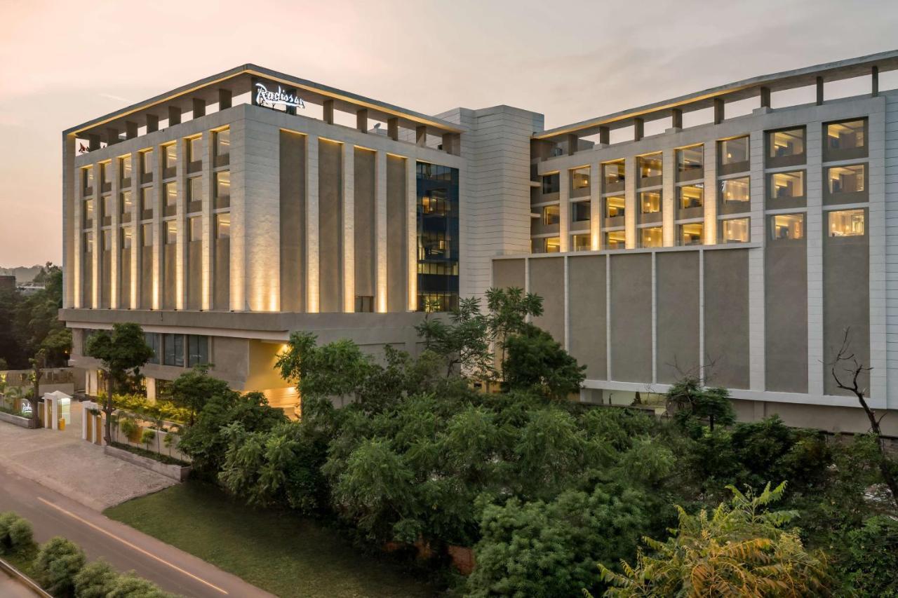 Radisson Bhopal Hotell Exteriör bild
