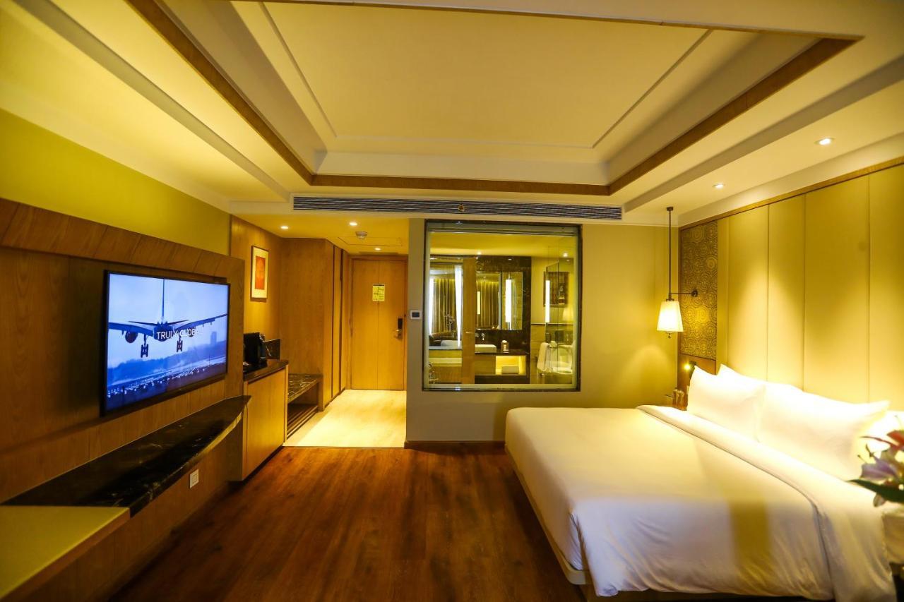Radisson Bhopal Hotell Exteriör bild