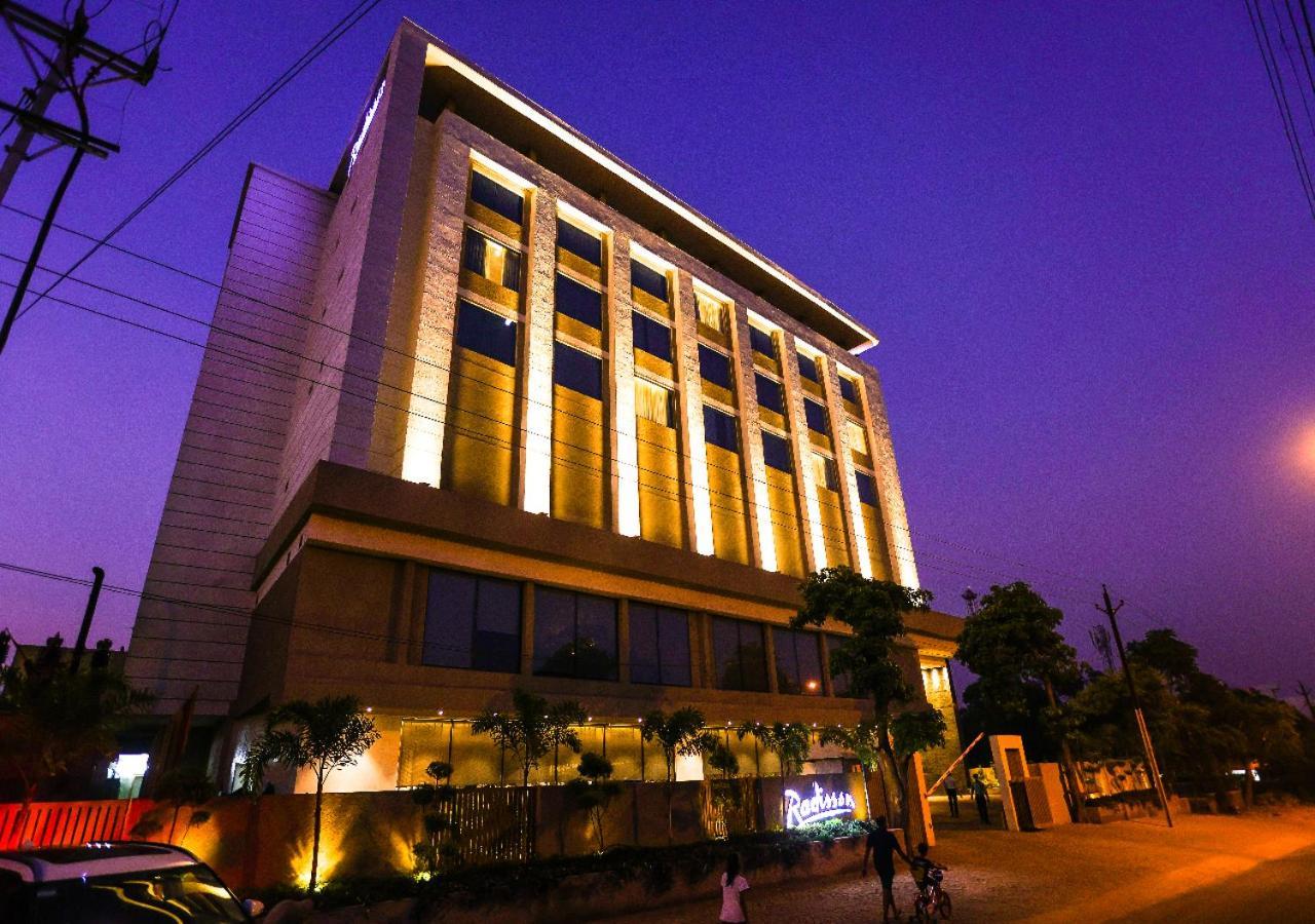 Radisson Bhopal Hotell Exteriör bild