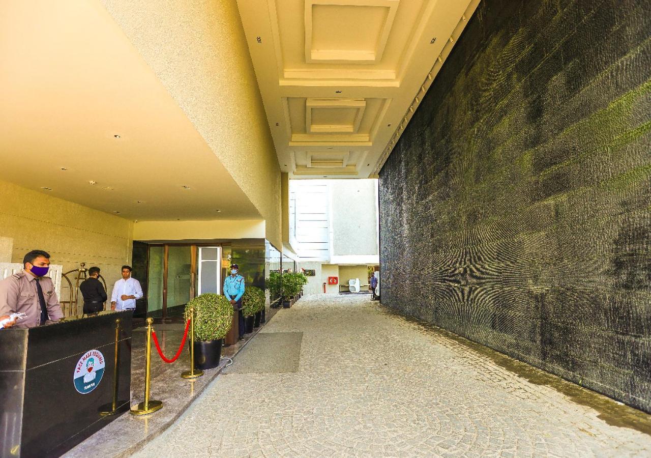 Radisson Bhopal Hotell Exteriör bild