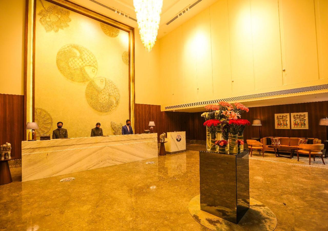 Radisson Bhopal Hotell Exteriör bild