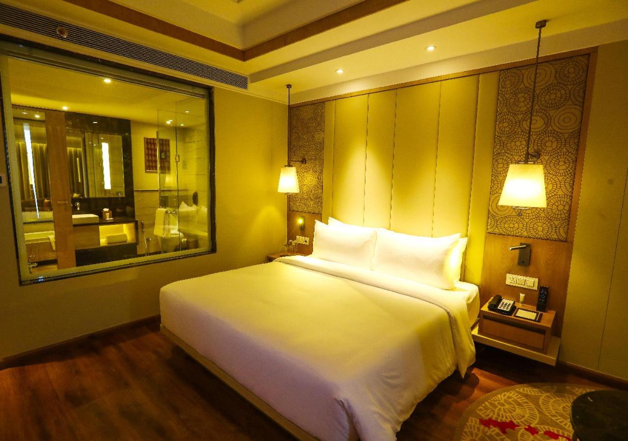 Radisson Bhopal Hotell Exteriör bild