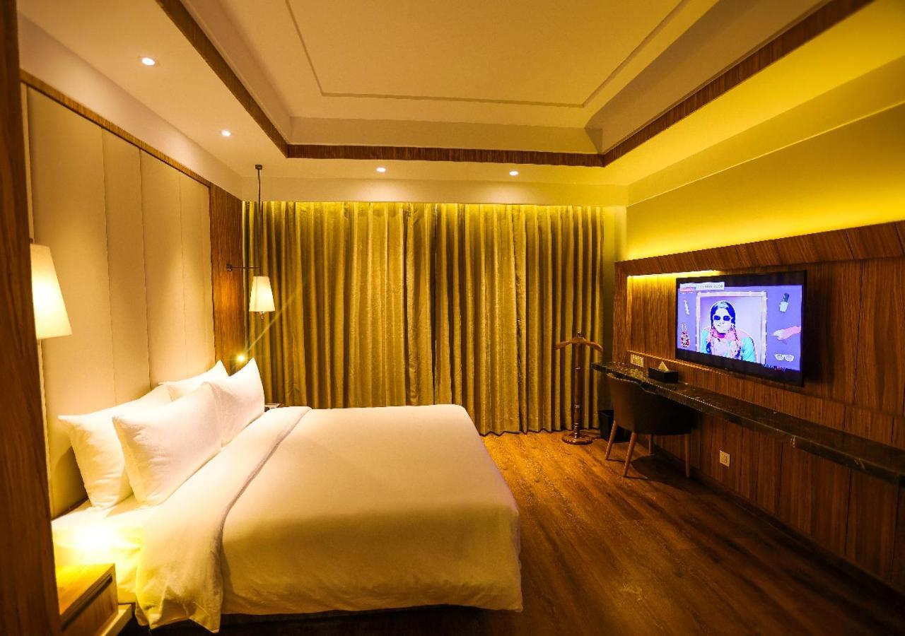 Radisson Bhopal Hotell Exteriör bild