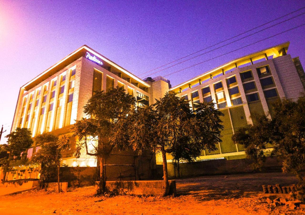Radisson Bhopal Hotell Exteriör bild