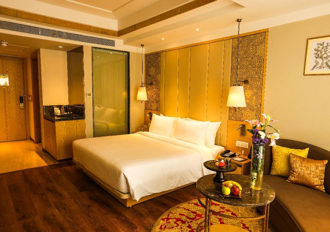 Radisson Bhopal Hotell Exteriör bild