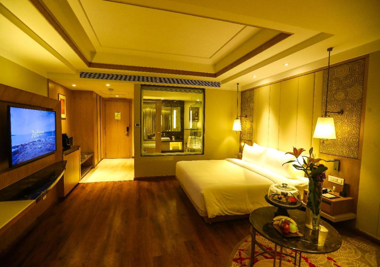 Radisson Bhopal Hotell Exteriör bild