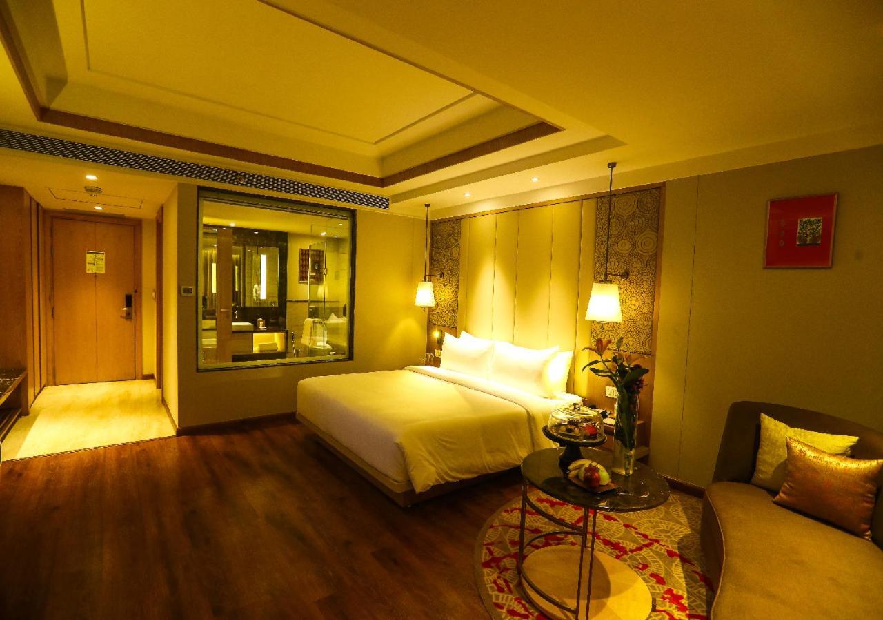 Radisson Bhopal Hotell Exteriör bild
