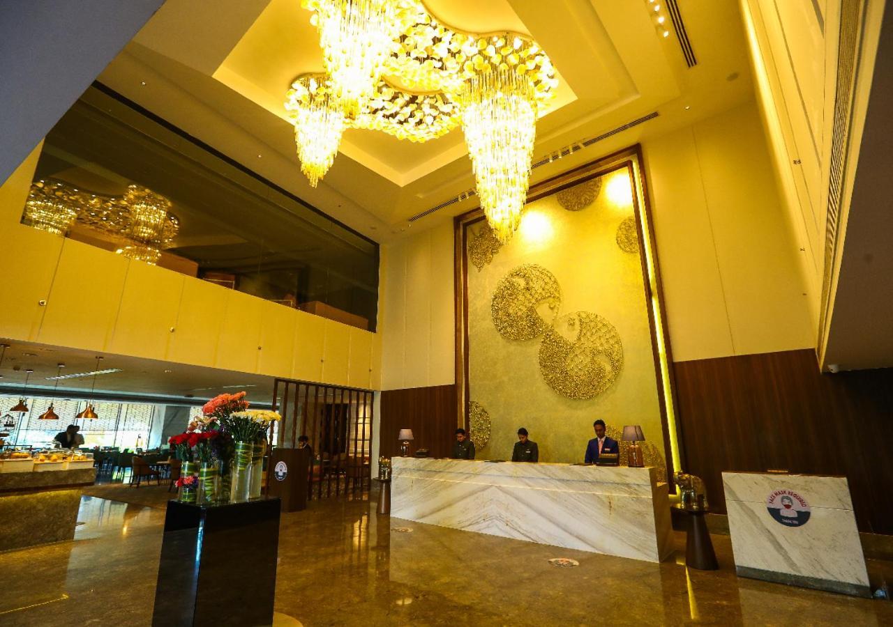 Radisson Bhopal Hotell Exteriör bild