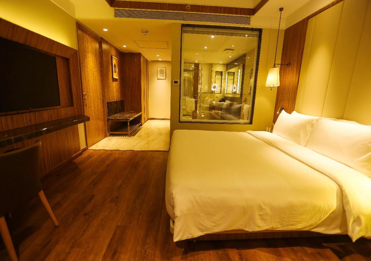 Radisson Bhopal Hotell Exteriör bild